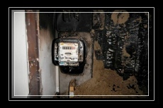 Hír004: villanyóra tűz