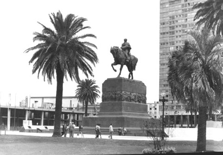 _0081_F058Montevideo_foter