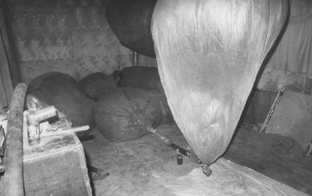 _0519_03_04_F244Ballontoltes