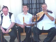 A Kecskés Együttes gondoskodik a korabeli hangulatról - 2