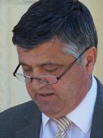 Rade Drobac, Szerbia nagykövete ünnepi beszédét tartja