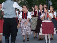 A Kincs Együttes táncosai a Március 15. téren / 18