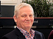 A magnyitn.