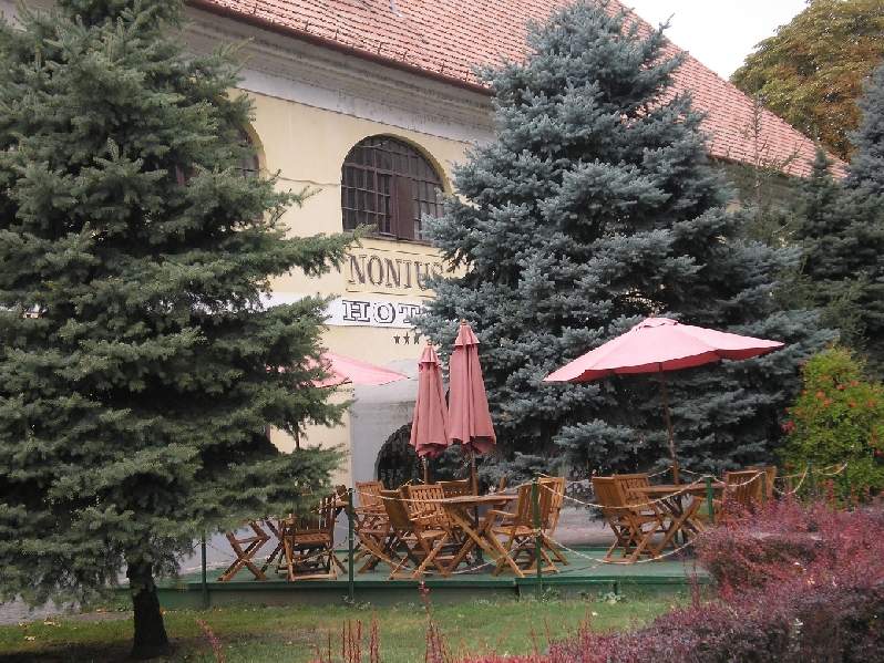 vissza