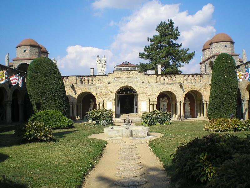 vissza