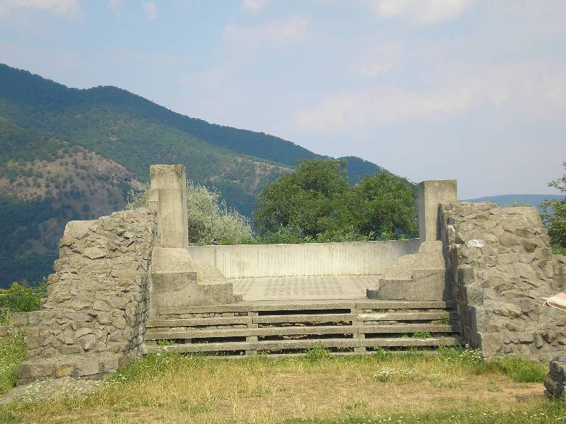 vissza
