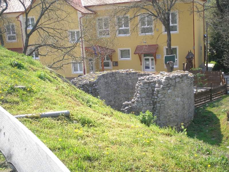 vissza