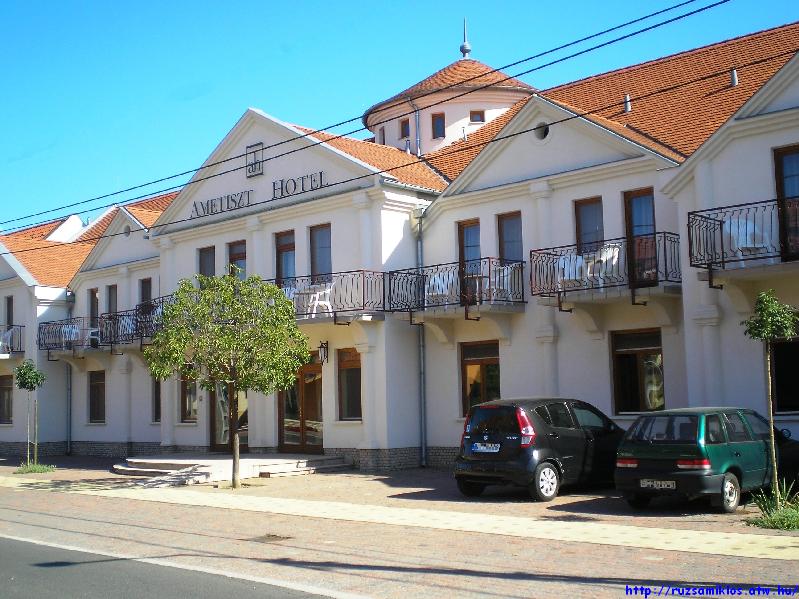 vissza