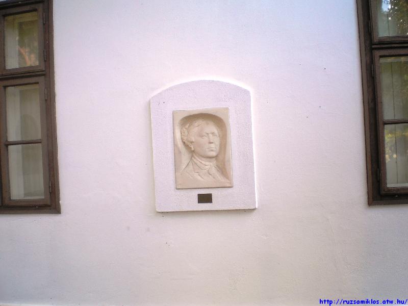 vissza