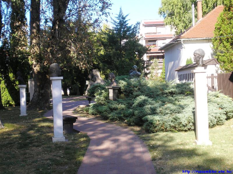 vissza