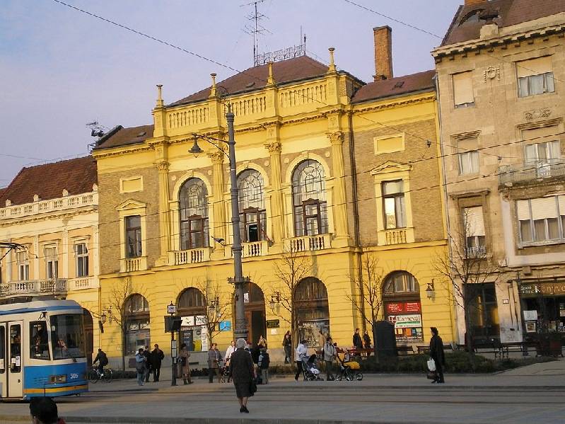 vissza