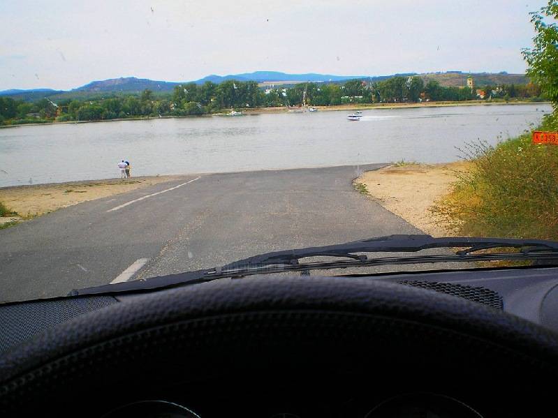 vissza