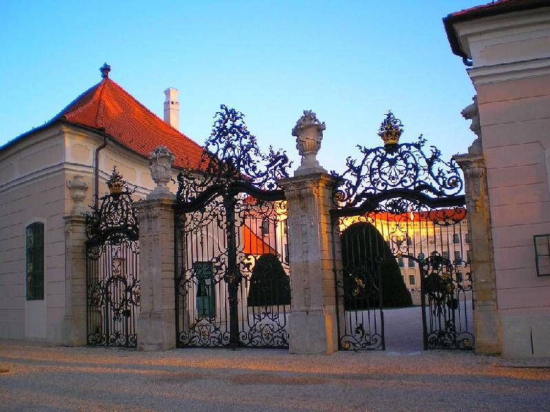 vissza