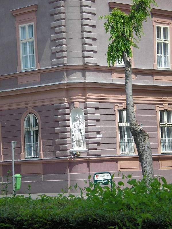 vissza