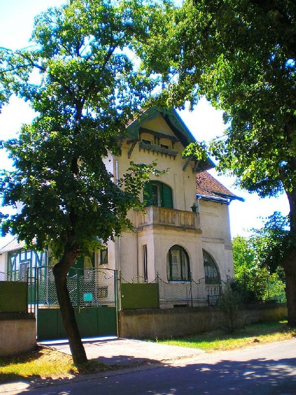 vissza