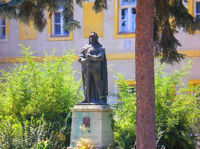vissza