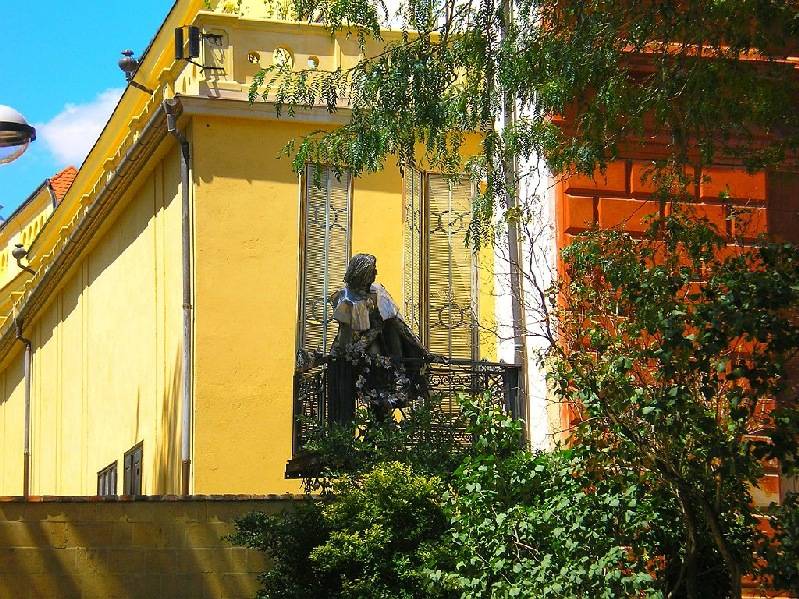 vissza