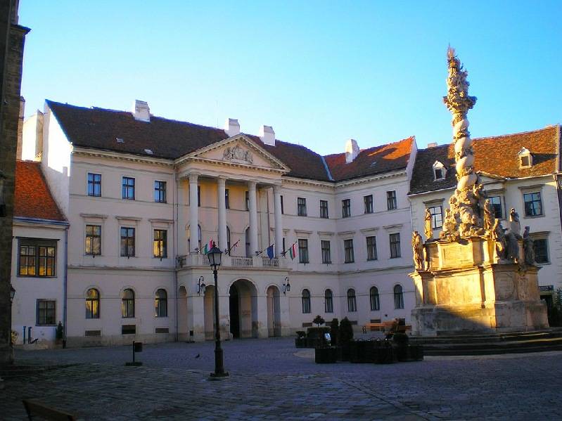 vissza