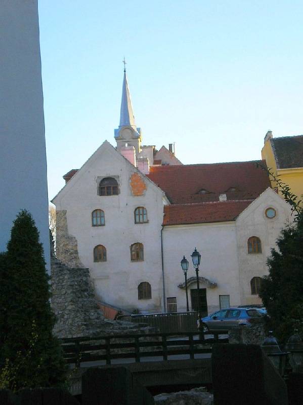 vissza