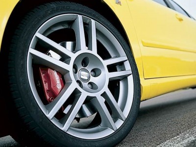 0308z+2003_Seat_Leon_Cupra_R+Close_Up_Wheel_Brembo_Caliper.jpg