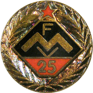 25 év után