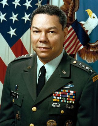 a képen colin powell látható...