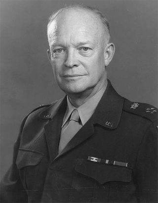 a képen eisenhower látható...
