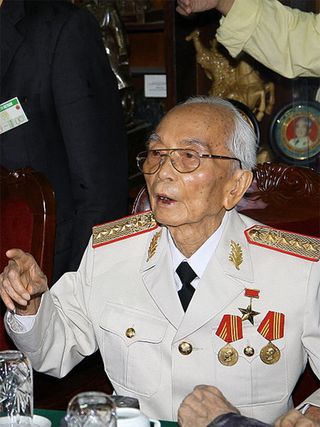a képen vo giap látható...