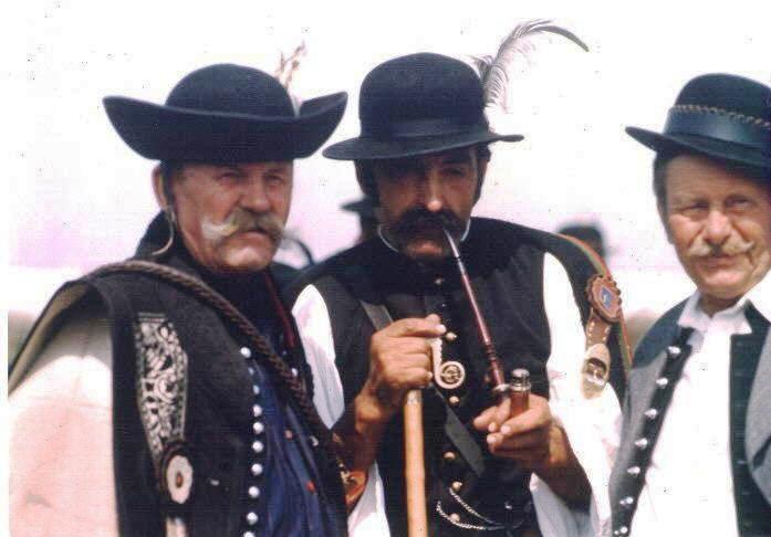 szentendre3.jpg - U-Lead Systems, Inc.