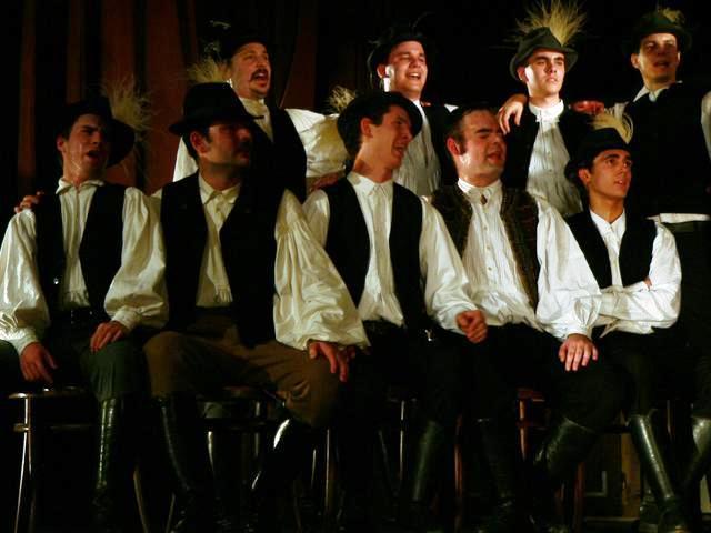 szentendre4.jpg - CREATOR: gd-jpeg v1.0 (using IJG JPEG v62), quality = 75