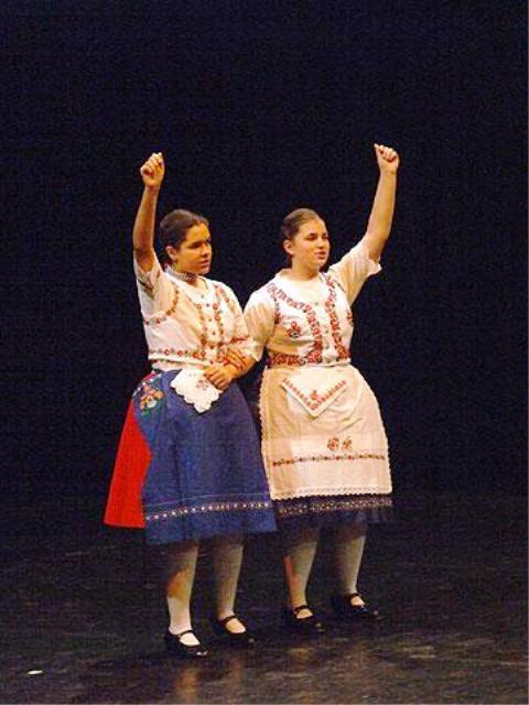 veresegyhaz3.jpg - CREATOR: gd-jpeg v1.0 (using IJG JPEG v62), default quality