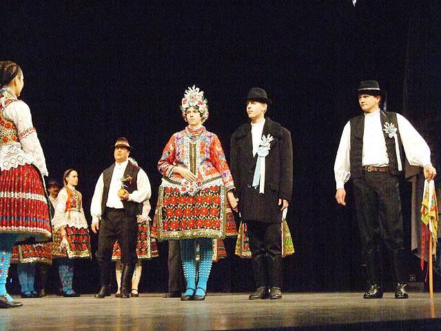 sioagard9.sarkoz.jpg - CREATOR: gd-jpeg v1.0 (using IJG JPEG v62), default quality