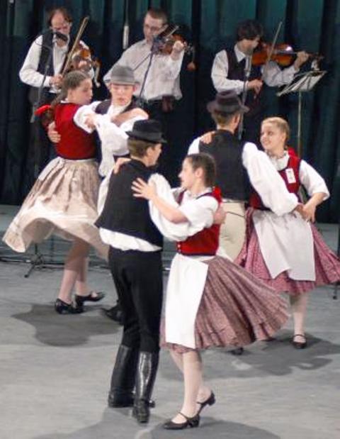 csikszentdomokos4.torokkanizsa.tiszafa.jpg - CREATOR: gd-jpeg v1.0 (using IJG JPEG v62), default quality