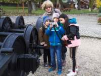 m161029e7763a1_small.jpg