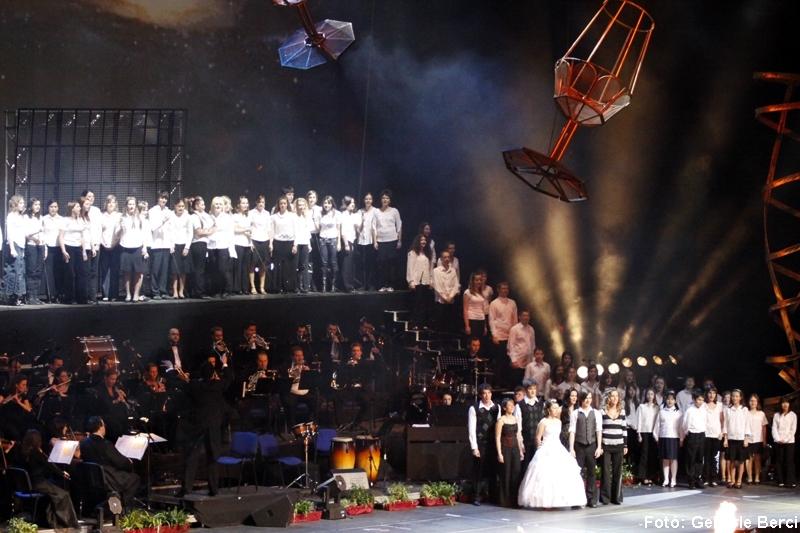 2009-01-01_maga_zoltan_ujevi_koncert_002.jpg