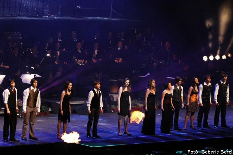 2009-01-01_maga_zoltan_ujevi_koncert_082.jpg