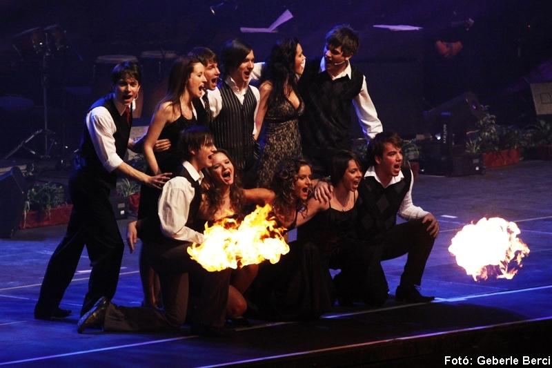 2009-01-01_maga_zoltan_ujevi_koncert_084.jpg