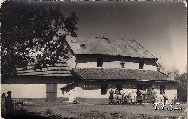 201103212108002.jpg - A mai tsztazem pelete helyn ez a malom llt. 2