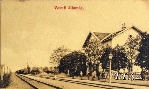 vast lloms.jpg - Rgi vastlloms a peron fel?l egy rgi kpeslapon