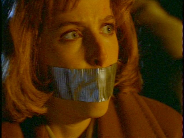 Scully veszélyben