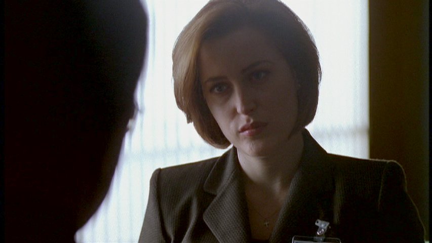 Scully gynk Kersh irodjban