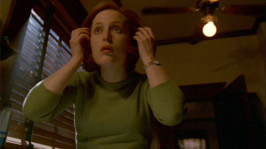 Scully Mulder fürdőszobájába