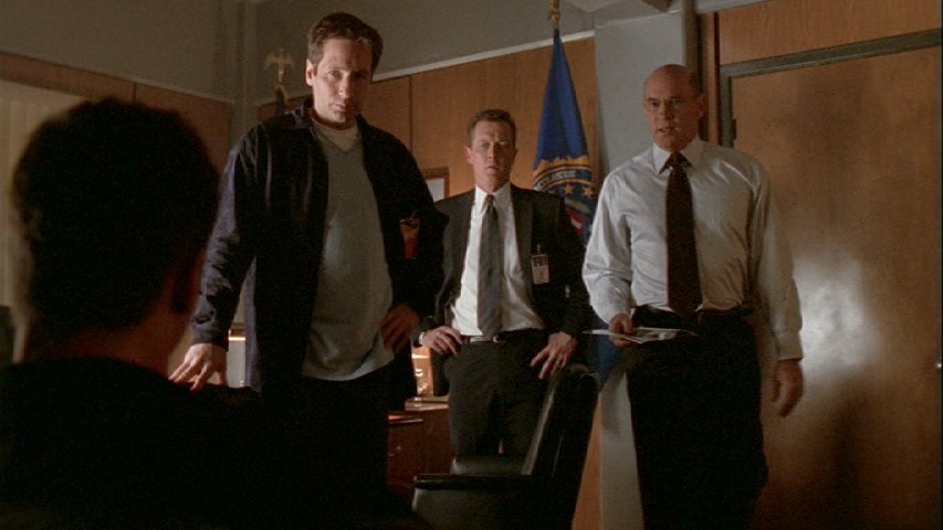 Mulder, Doggett s Skinner kikrdezik Kryceket