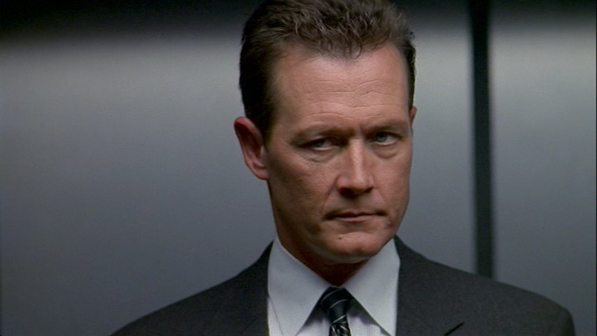 Doggett a FBI szkhzban
