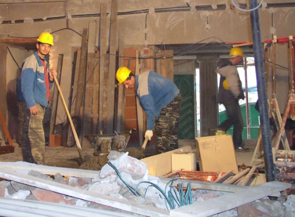 Mg tartanak a munklatok a rgi mozi pletben 2009. vgn - ZH fot: Temesi Hilda