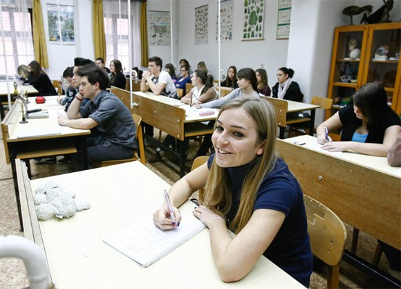 Biolgiara a nagykanizsai Batthyny Lajos Gimnziumban. A tanr s a dik erfesztst a toplistk nem rtkelik - Fot: Szakony Attila 