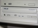 ASUS 52x-es CD r