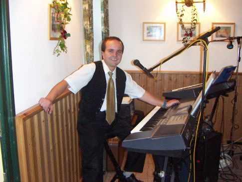 008.JPG - Kezd�s el?tt