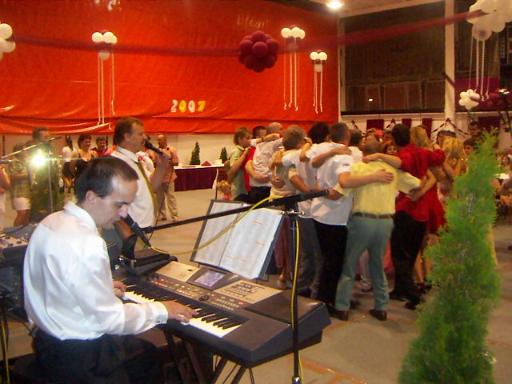 016.jpg - Esk�v?, m�r j�val �jf�l ut�n valamikor...