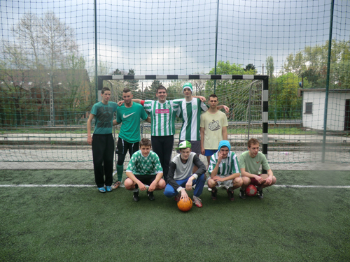 M�SE elleni csapat